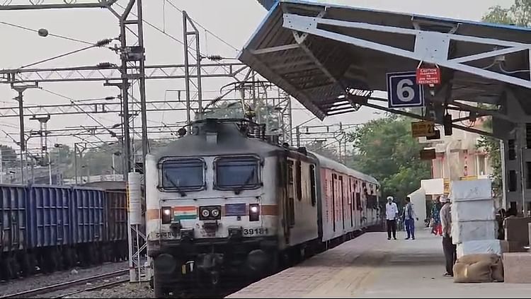 khargone:-309-किमी.-लंबी-इंदौर-मनमाड़-रेलवे-लाइन-को-मंजूरी,-दो-राज्यों-के-छह-जिलों-के-व्यापार-को-लगेंगे-पंख