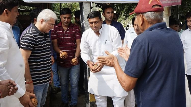 delhi:-केजरीवाल-सरकार-ने-नजफगढ़-को-दी-गैस-पाइपलाइन-की-सौगात,-21-गांव-और-200-कॉलोनियों-को-मिलेगा-फायदा