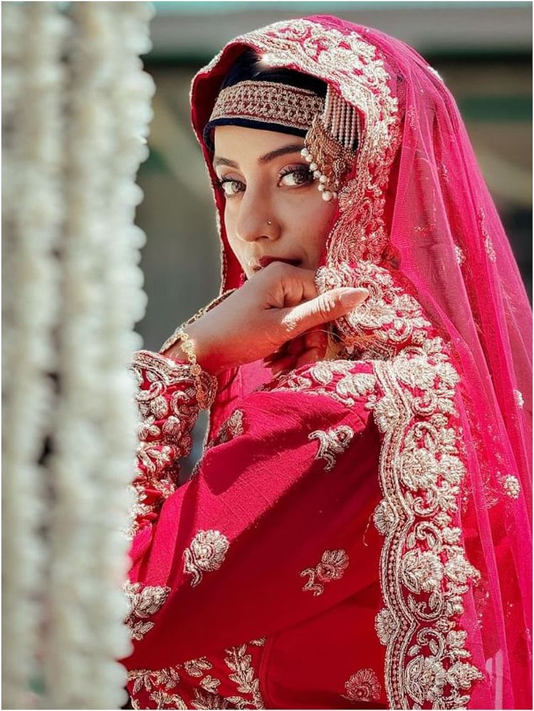 कश्मीरी-लुक-में-बेहद-प्यारी-लगीं-अक्षरा-सिंह