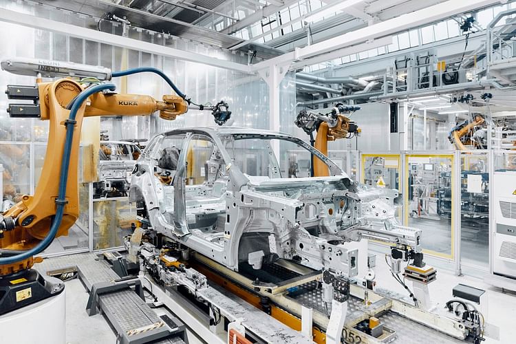 volkswagen:-फॉक्सवैगन-जर्मनी-में-पहली-बार-प्लांट-बंद-करने-की-बना-रही-है-योजना,-एशियाई-कार-निर्माता-हैं-वजह,-जानें-डिटेल