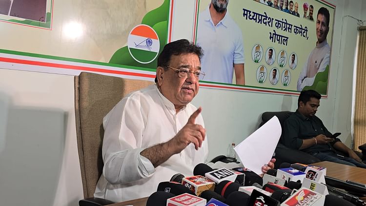 mp:-बीज-घोटाले-मामले-में-कांग्रेस-ने-कृषि-मंत्री-के-खिलाफ-खोला-मोर्चा,-अधिकारियों-की-मिलीभगत-से-घोटाले-का-आरोप