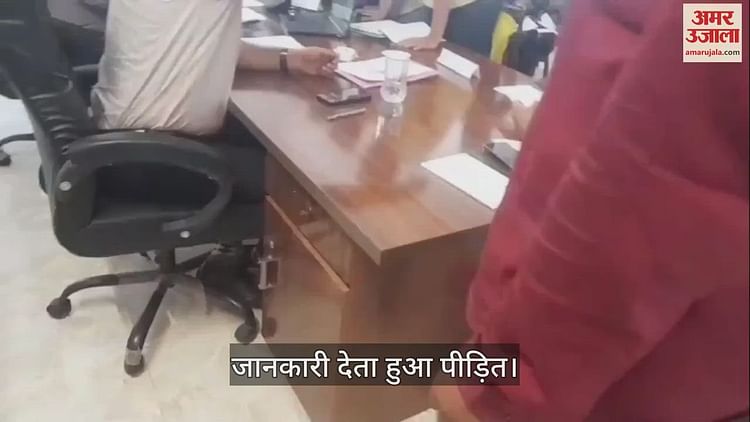 rajgarh:-जनसुनवाई-में-सुनवाई-न-होने-से-नाराज-शख्स-ने-उठाया-खौफनाक-कदम,-डीएम-के-सामने-आत्महत्या-करने-की-कोशिश