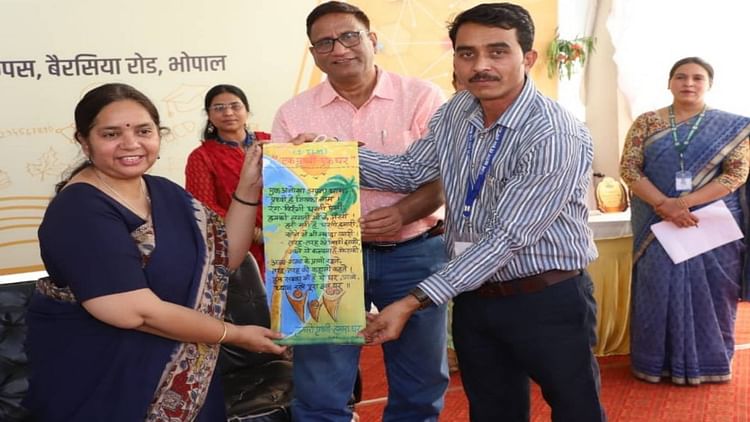 teachers-day-special:-सीहोर-में-पढ़ाई-को-रूचिकर-बना-खरसानिया-स्कूल-शिक्षक-ने-पेश-की-मिसाल,-जानें-उनके-बारे-में