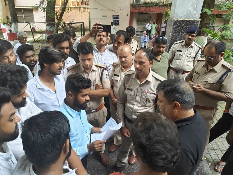 mp-news:-कैंपस-चलो-अभियान-में-bu-पहुंचे-nsui-कार्यकर्ताओं-और-पुलिस-के-बीच-झड़प,-प्रदेश-भर-में-चला-रहे-अभियान