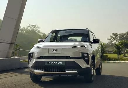 ev-sales:-दिल्ली-में-ईवी-की-बिक्री-पर-पड़ा-असर,-10-प्रतिशत-रोड-टैक्स-छूट-हटने-के-बाद-बढ़ीं-कीमतें