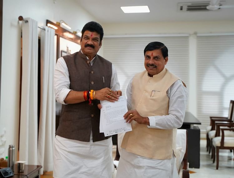 sagar-news:-बुंदेलखंड-मेडिकल-कॉलेज-में-खुलेगा-कैंसर-अस्पताल,-मंत्री-गोविंद-सिंह-को-सीएम-से-मिला-आश्वासन