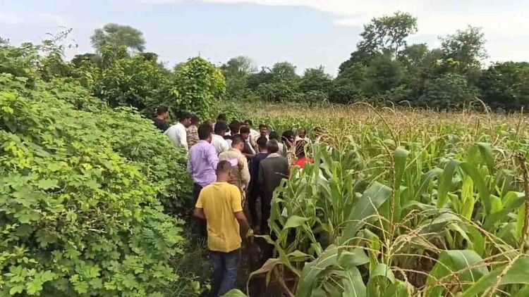guna-news:-राघौगढ़-में-पिता-पुत्र-की-कुल्हाड़ी-मारकर-हत्या,-बकरी-चोरी-की-आशंका,-ग्रामीणों-ने-किया-चक्का-जाम