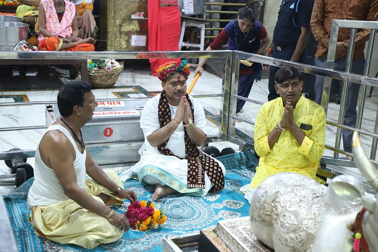 ujjain-news:-बाबा-महाकाल-के-धाम-पहुंचे-पंडोखर-महाराज,-कहा-दिव्य-दर्शन-हुए-यह-मेरा-सौभाग्य