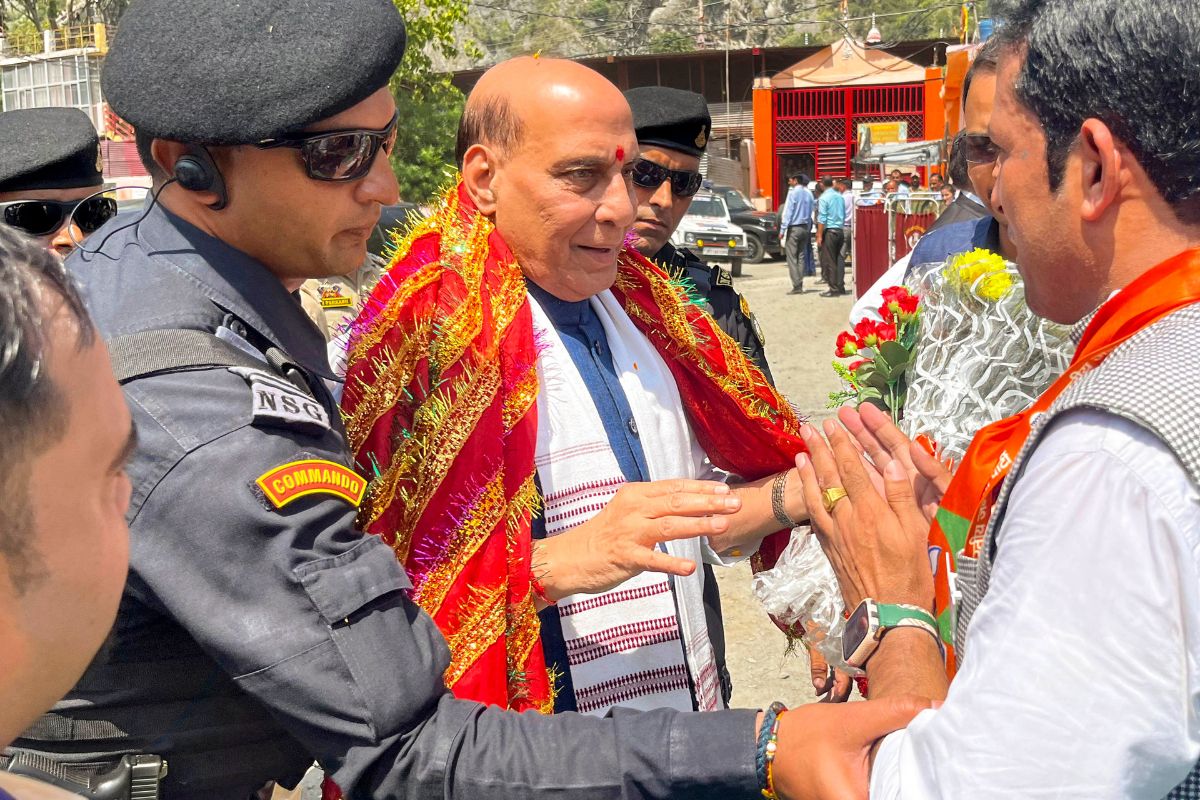 jammu-and-kashmir-elections:-राजनाथ-सिंह-बोले-एक-दिन-pok-के-लोग-कहेंगे,-हमें-पाकिस्तान-में-नहीं-रहना