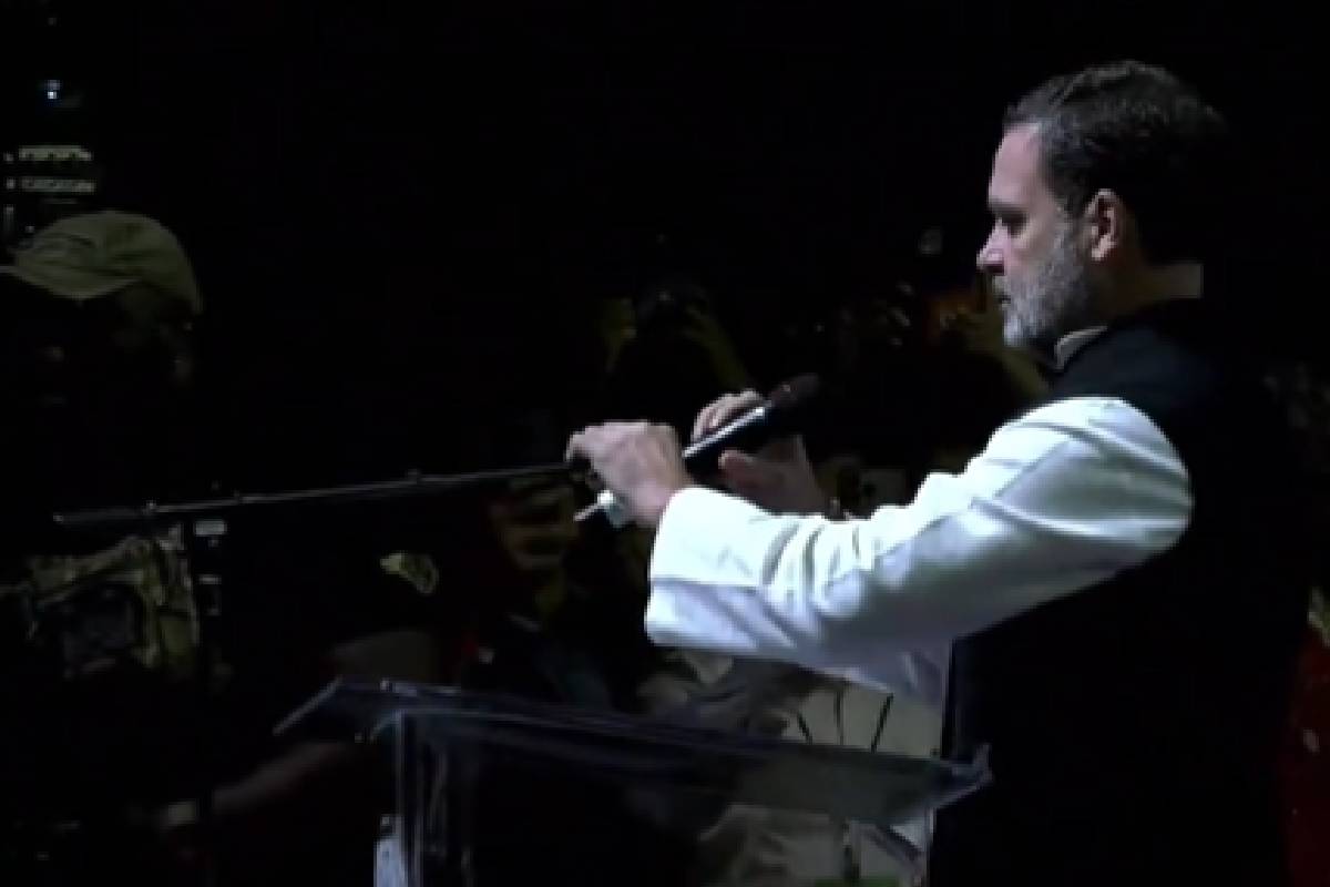 rahul-gandhi-in-us-:-कुर्ता-पायजामा-और-काली-बंडी-पहन-जब-मंच-पर-पहुंचे-राहुल-गांधी,-करने-लगे-माइक-टेस्ट