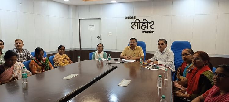mp:-247870-लाड़ली-बहनों-के-खाते-में-अंतरित-की-गई-30-करोड़-रुपये-से-अधिक-की-राशि,-वर्चुअली-शामिल-हुए-कलेक्टर