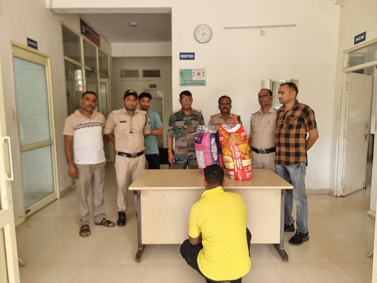 chhatarpur:-स्कूटी-से-की-जा-रही-थी-शराब-की-तस्करी,-पुलिस-ने-रात-में-पेट्रोलिंग-के-दौरान-आरोपी-को-पकड़ा