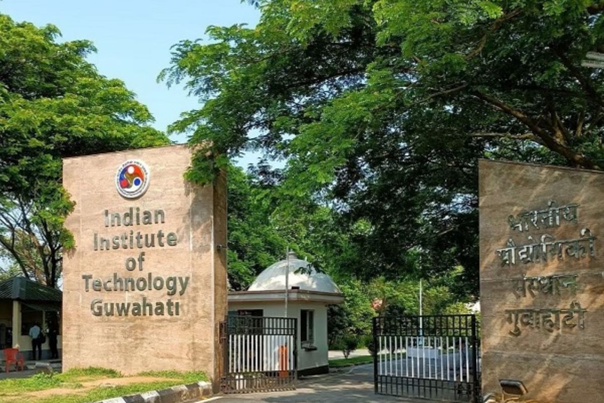 iit-guwahati:-iit-गुवाहाटी-में-एक-छात्र-ने-की-आत्महत्या,-पिछले-8-महीने-में-चौथी-सुसाइड-की-घटना,-छात्रों-ने-किया-प्रदर्शन