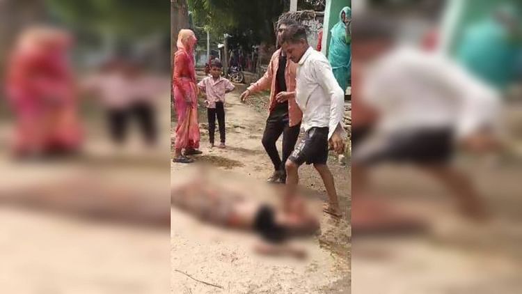 morena-news:-मोबाइल-से-बात-कर-रही-थी-बहू,-पति-जेठ-और-जेठानी-ने-पीट-पीट-कर-अधमरा-किया,-मामला-दर्ज