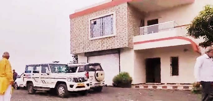 ujjain-news:-पूर्व-विधायक-धबाई-के-फॉर्म-हाउस-पर-चोरी,-कार,-टीवी,-गैस-टंकी-ले-उड़े-चोर